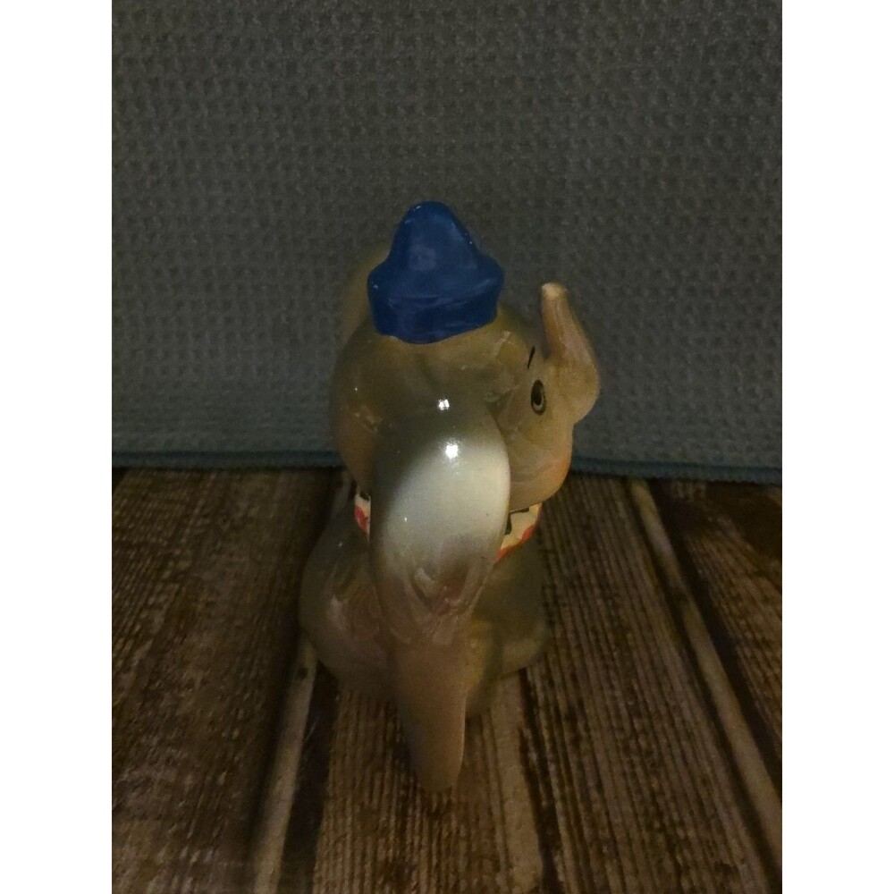 Vintage Dumbo Elephant Porcelain Ceramic Figurine Walt Disney 3.5” - Picture 2 of 7